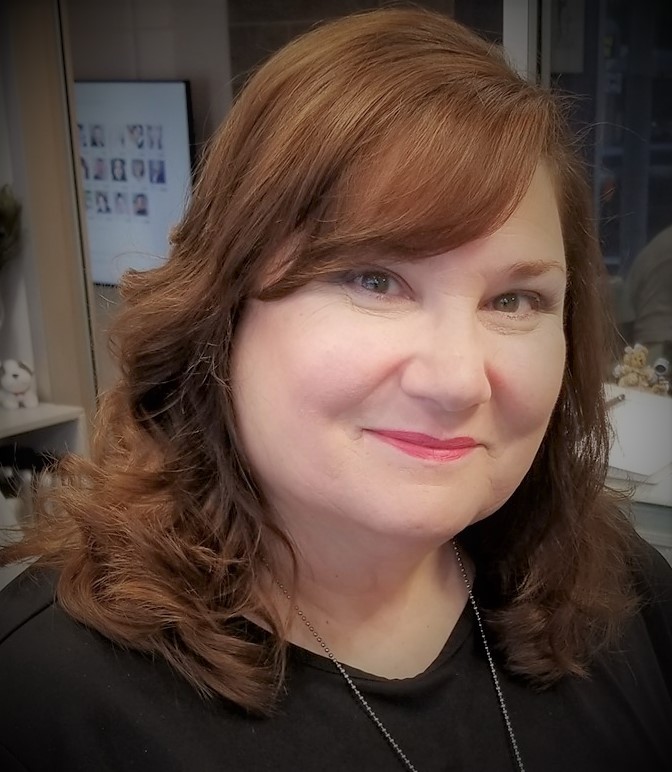 Mel new hair 2019 Melissa Mabe headshot